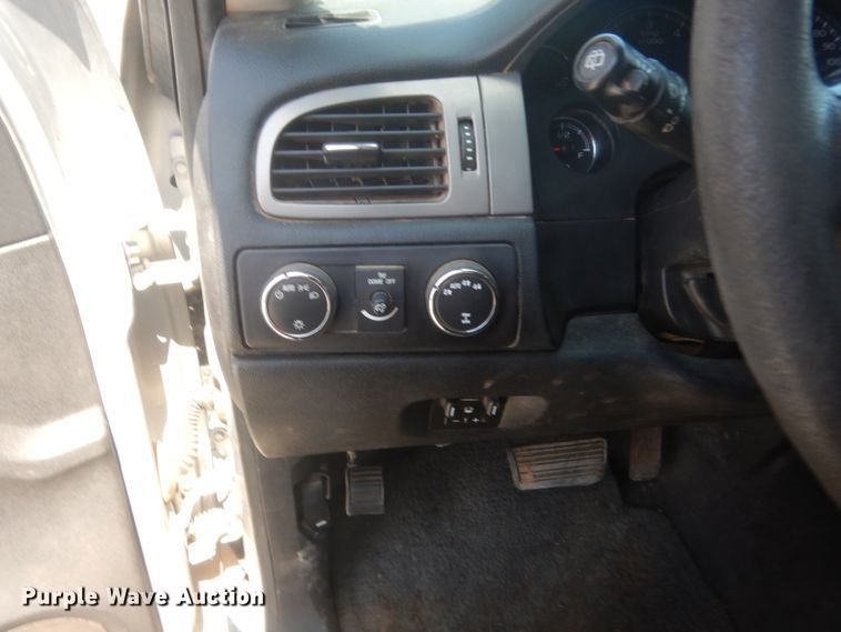 image for item DJ2225 2013 Chevrolet Tahoe Police  SUV