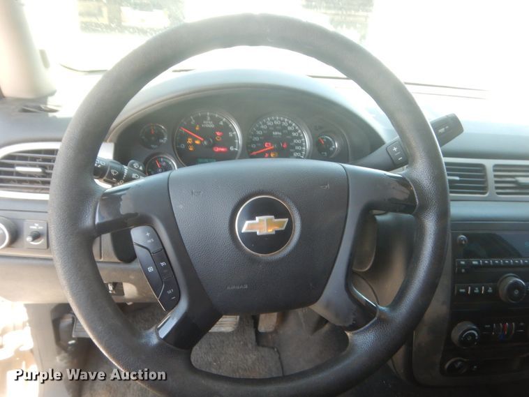 image for item DJ2225 2013 Chevrolet Tahoe Police  SUV