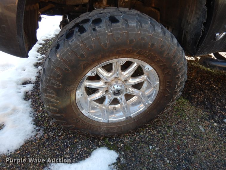 image for item DJ2846 2004 Nissan Titan  King Cab pickup truck