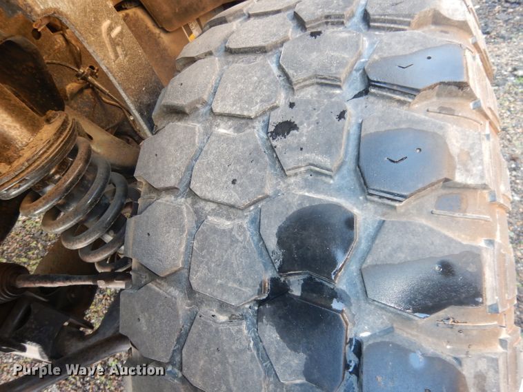 image for item DJ2846 2004 Nissan Titan  King Cab pickup truck