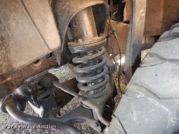 image for item DJ2846 2004 Nissan Titan  King Cab pickup truck