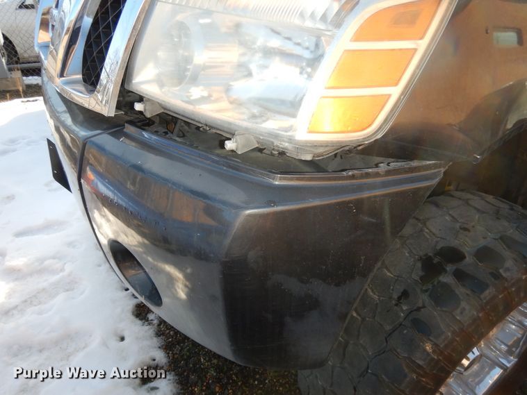 image for item DJ2846 2004 Nissan Titan  King Cab pickup truck