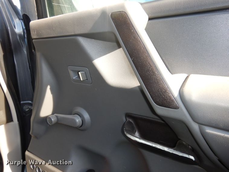 image for item DJ2846 2004 Nissan Titan  King Cab pickup truck