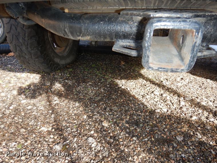 image for item DJ2846 2004 Nissan Titan  King Cab pickup truck