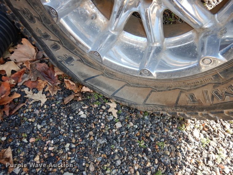 image for item DJ2846 2004 Nissan Titan  King Cab pickup truck