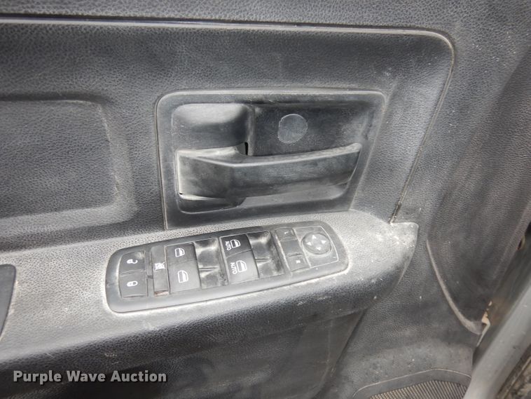 image for item DJ2959 2017 Dodge Ram 1500  Crew Cab pickup truck