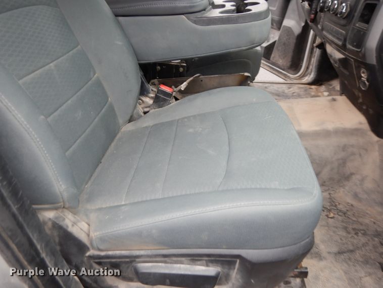 image for item DJ2959 2017 Dodge Ram 1500  Crew Cab pickup truck