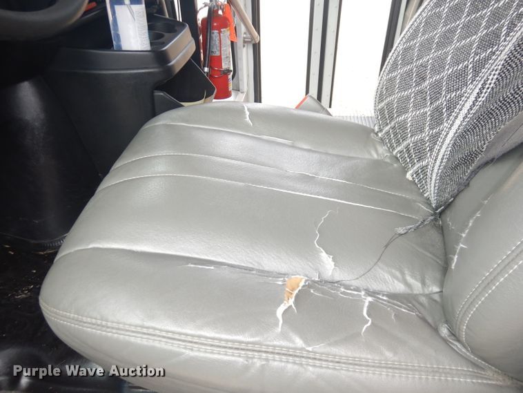 image for item DJ2968 2007 Chevrolet G3500  school bus