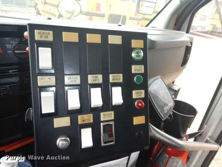 image for item DJ2968 2007 Chevrolet G3500  school bus