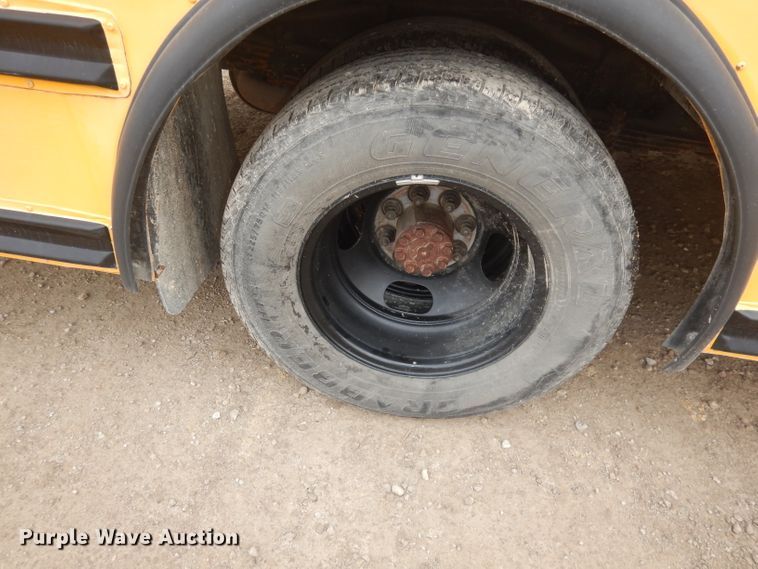 image for item DJ2968 2007 Chevrolet G3500  school bus