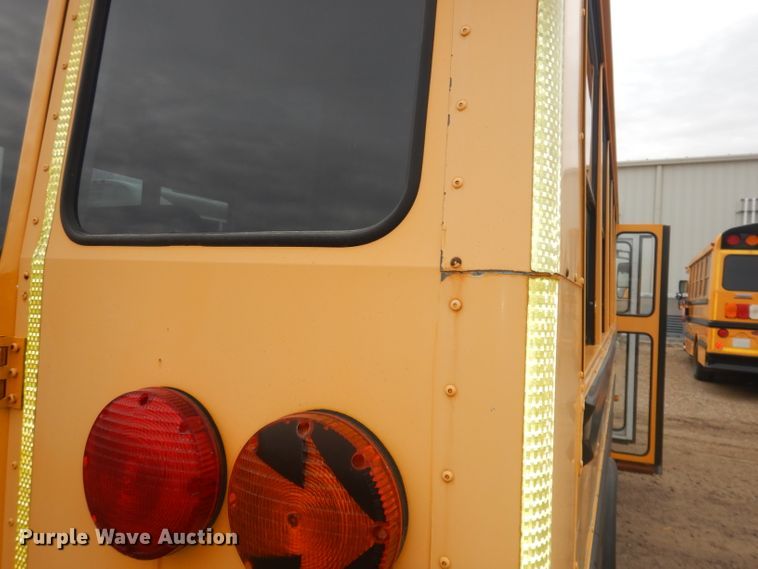 image for item DJ2968 2007 Chevrolet G3500  school bus