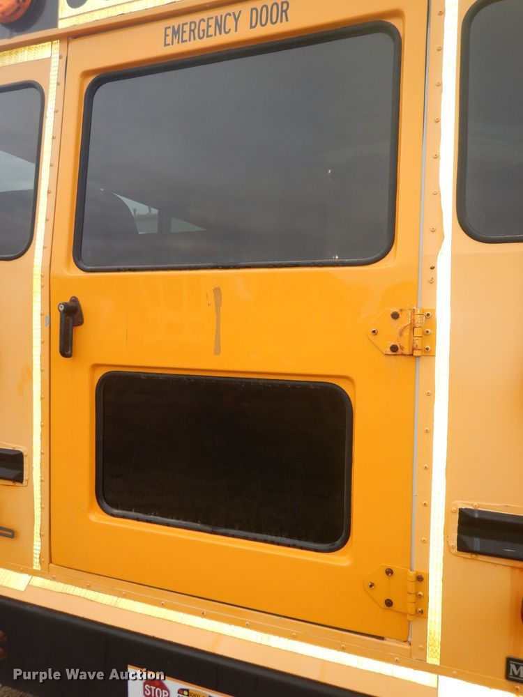image for item DJ2968 2007 Chevrolet G3500  school bus