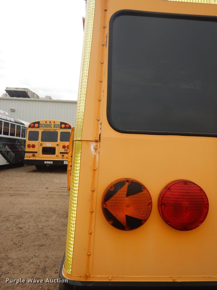 image for item DJ2968 2007 Chevrolet G3500  school bus