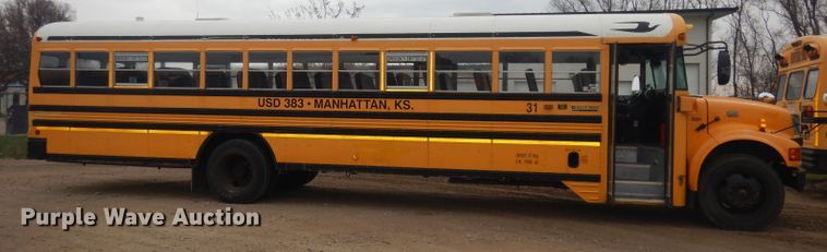 image for item DJ2969 2003 International 3800  school bus