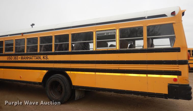 image for item DJ2969 2003 International 3800  school bus
