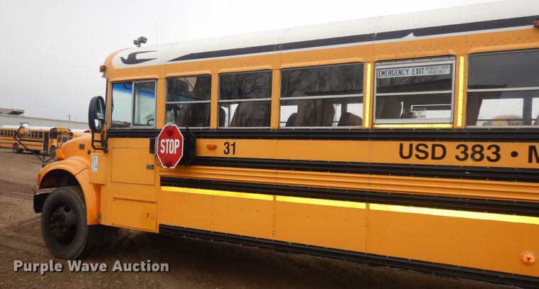 image for item DJ2969 2003 International 3800  school bus