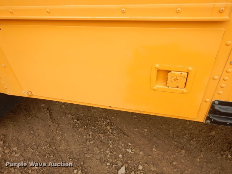 image for item DJ2969 2003 International 3800  school bus