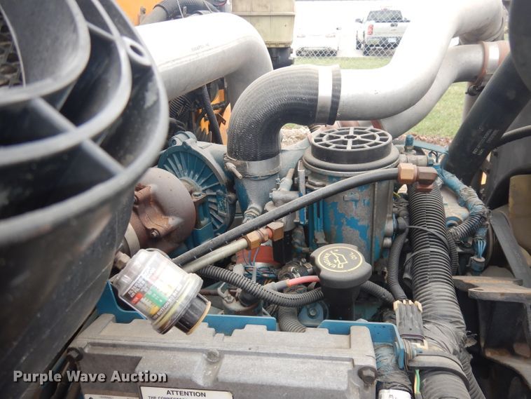 image for item DJ2969 2003 International 3800  school bus