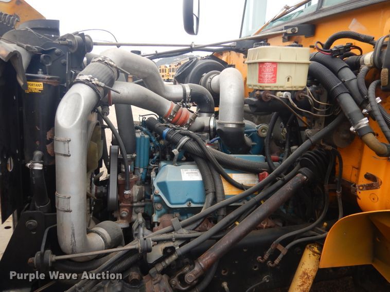 image for item DJ2969 2003 International 3800  school bus