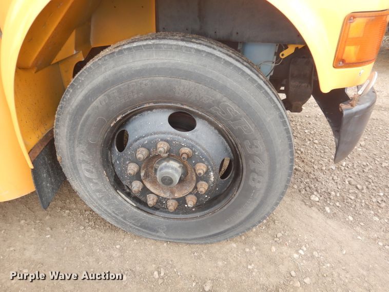 image for item DJ2969 2003 International 3800  school bus