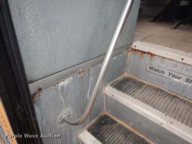 image for item DJ2969 2003 International 3800  school bus