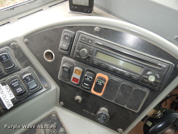 image for item DJ2969 2003 International 3800  school bus