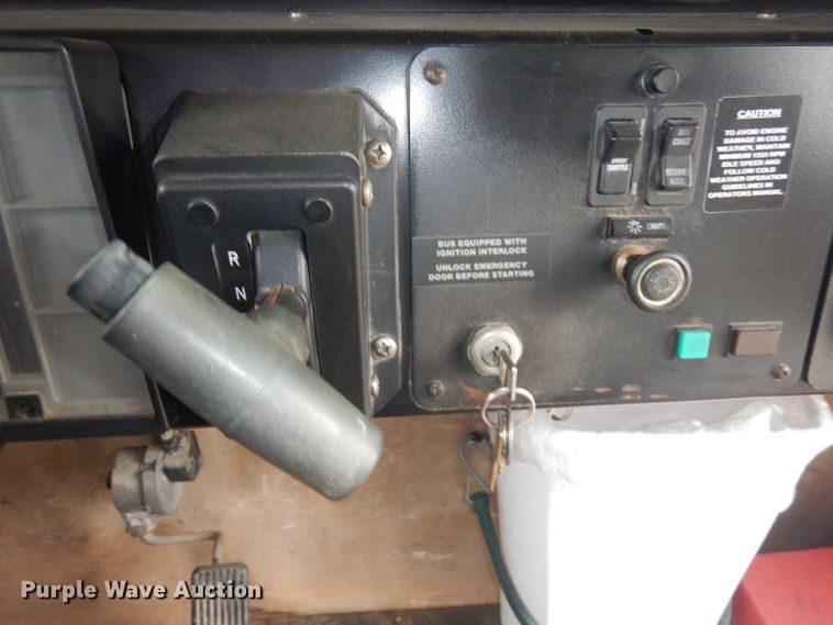 image for item DJ2969 2003 International 3800  school bus