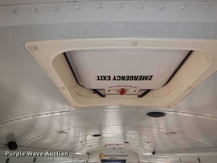 image for item DJ2969 2003 International 3800  school bus