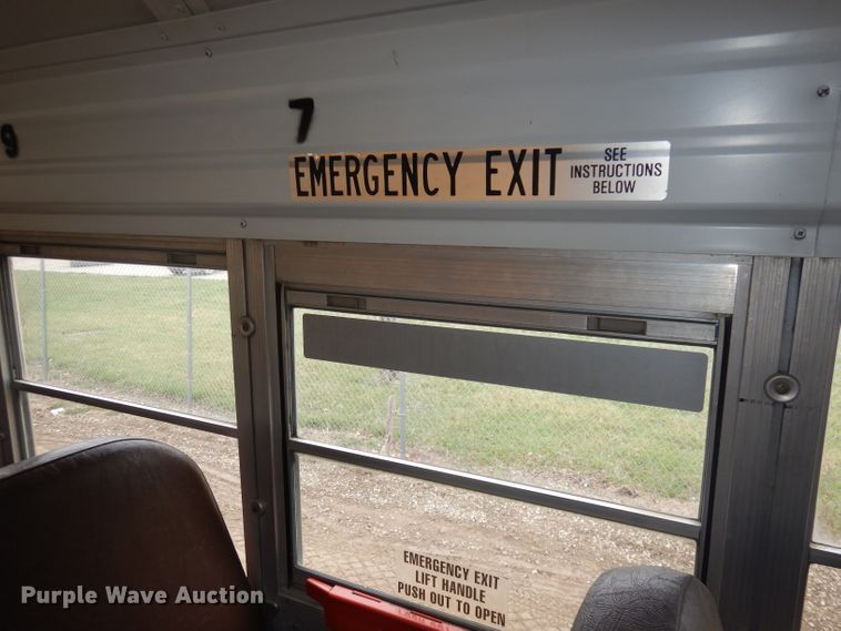 image for item DJ2969 2003 International 3800  school bus