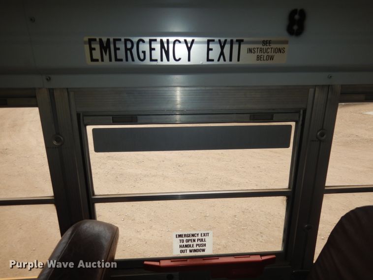 image for item DJ2969 2003 International 3800  school bus