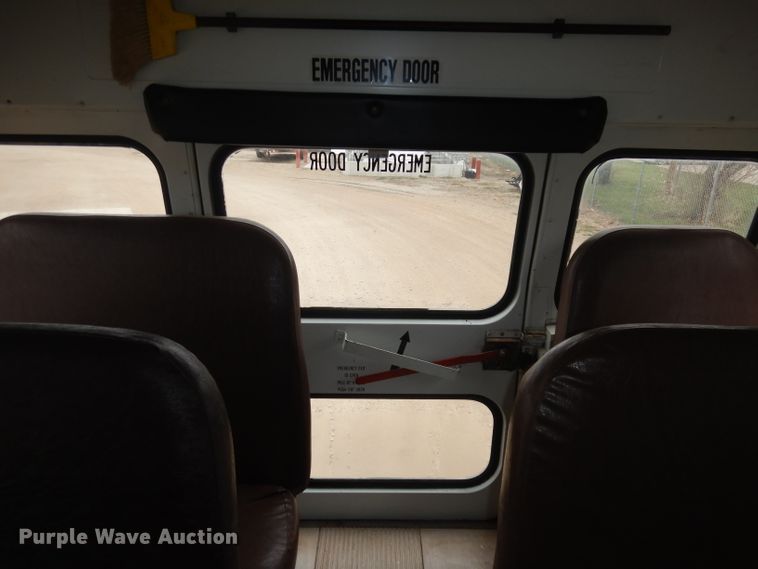 image for item DJ2969 2003 International 3800  school bus