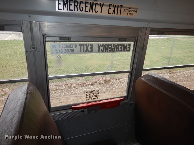 image for item DJ2969 2003 International 3800  school bus