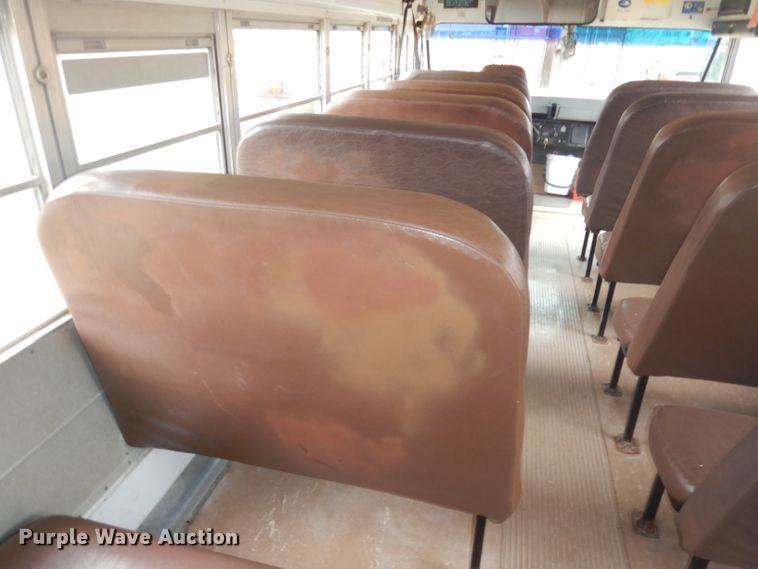 image for item DJ2969 2003 International 3800  school bus