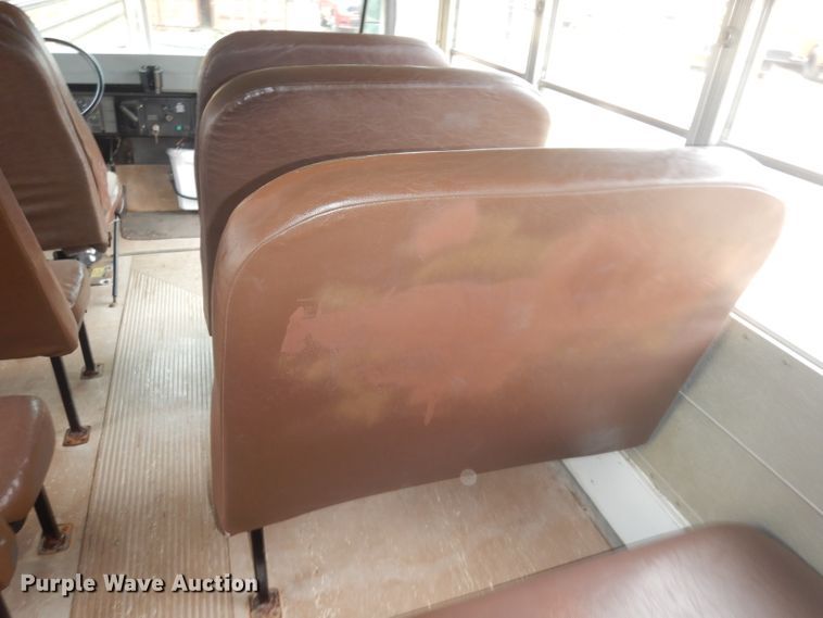 image for item DJ2969 2003 International 3800  school bus