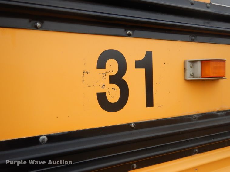 image for item DJ2969 2003 International 3800  school bus
