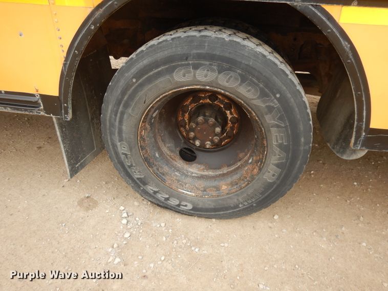 image for item DJ2969 2003 International 3800  school bus