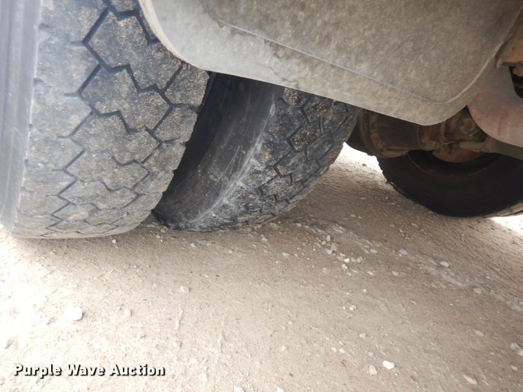 image for item DJ2969 2003 International 3800  school bus