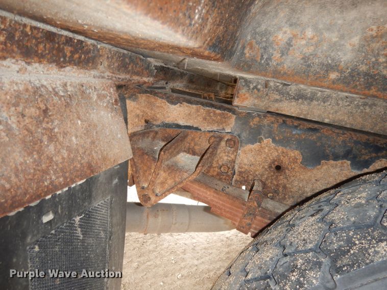 image for item DJ2969 2003 International 3800  school bus