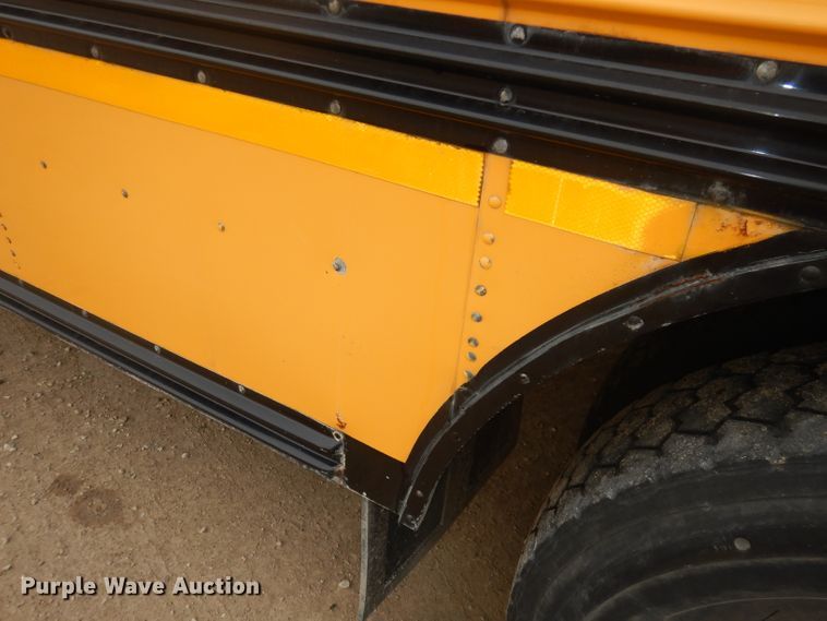 image for item DJ2969 2003 International 3800  school bus