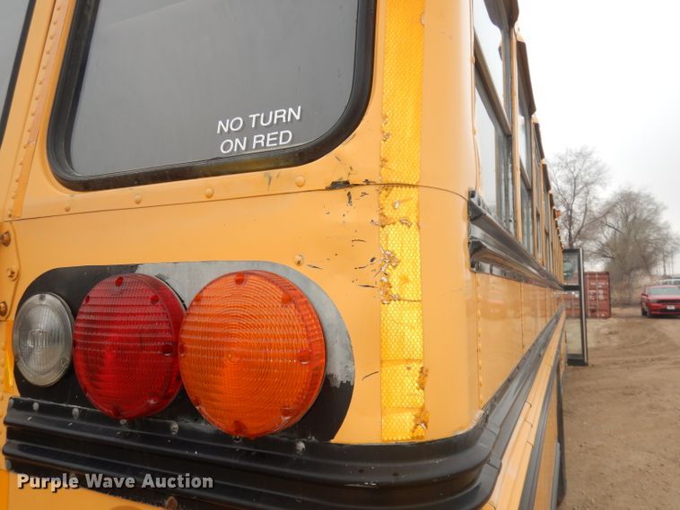 image for item DJ2969 2003 International 3800  school bus