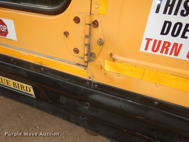 image for item DJ2969 2003 International 3800  school bus