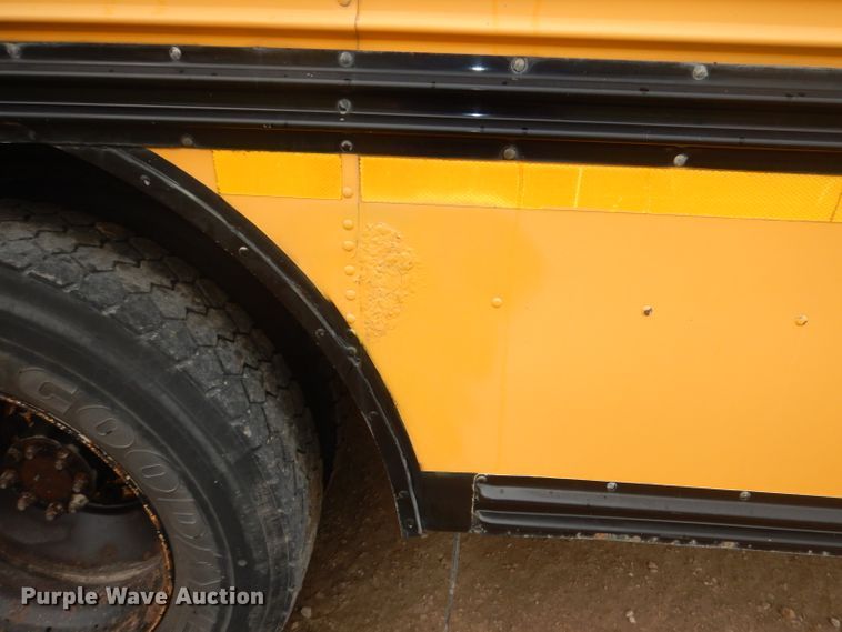 image for item DJ2969 2003 International 3800  school bus