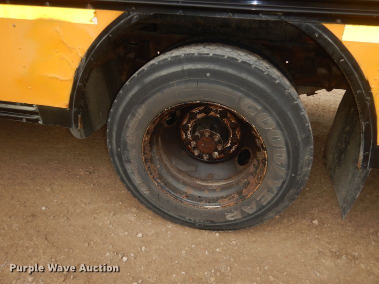 image for item DJ2969 2003 International 3800  school bus