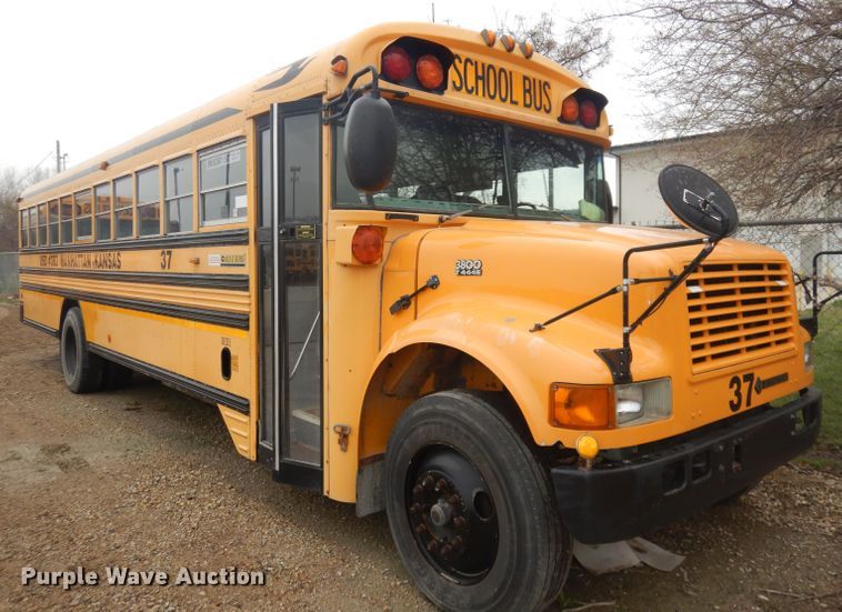 image for item DJ2970 2004 International 3800  school bus