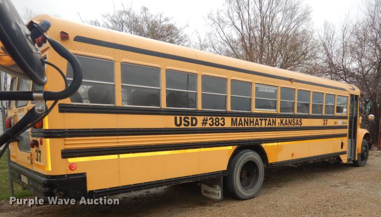 image for item DJ2970 2004 International 3800  school bus