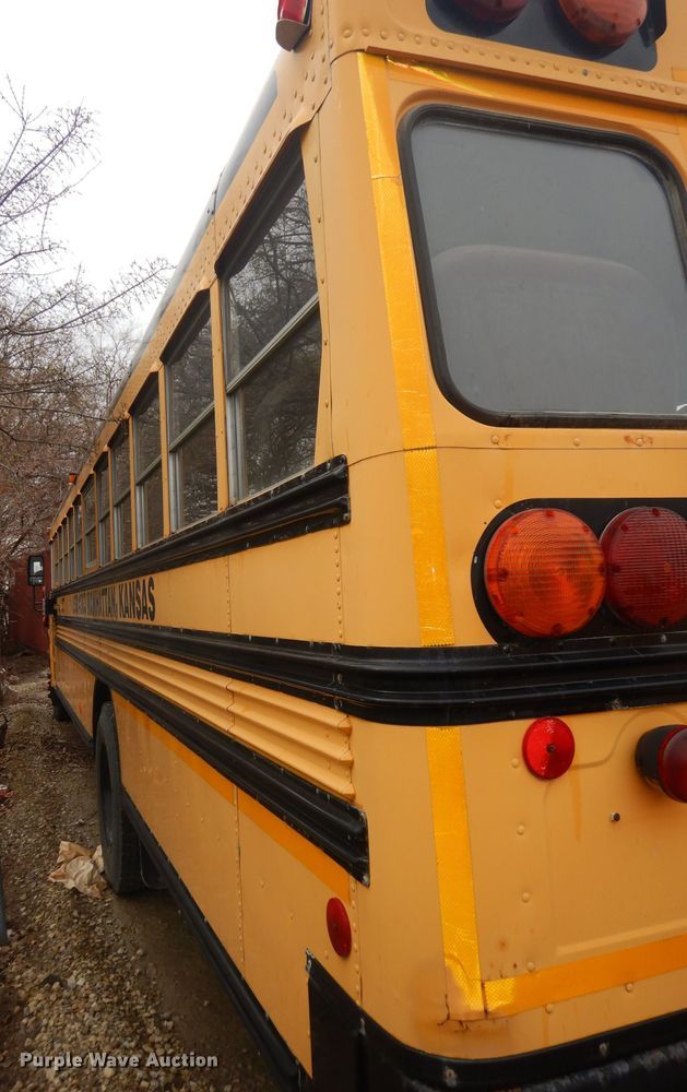 image for item DJ2970 2004 International 3800  school bus