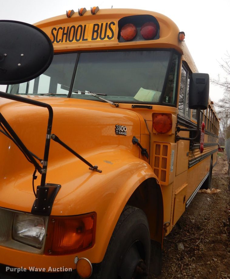 image for item DJ2970 2004 International 3800  school bus