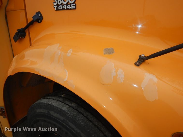 image for item DJ2970 2004 International 3800  school bus