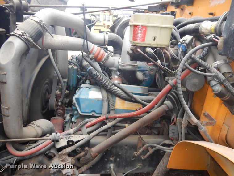 image for item DJ2970 2004 International 3800  school bus