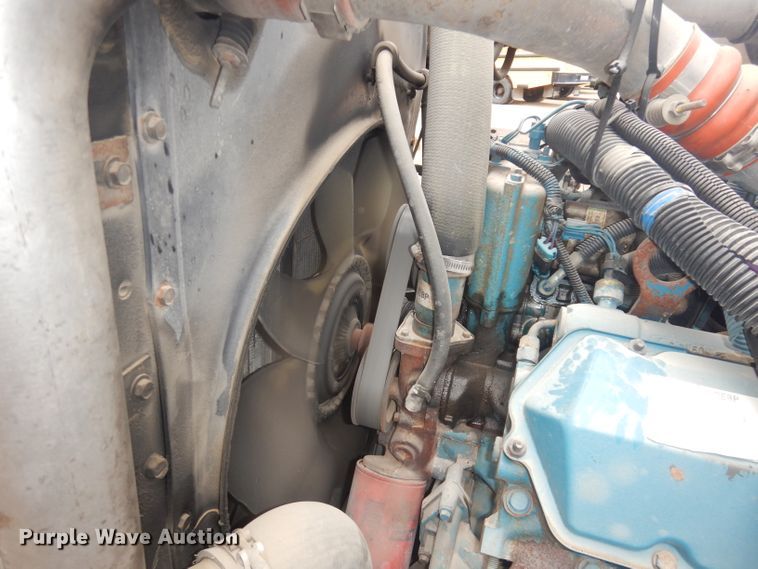 image for item DJ2970 2004 International 3800  school bus